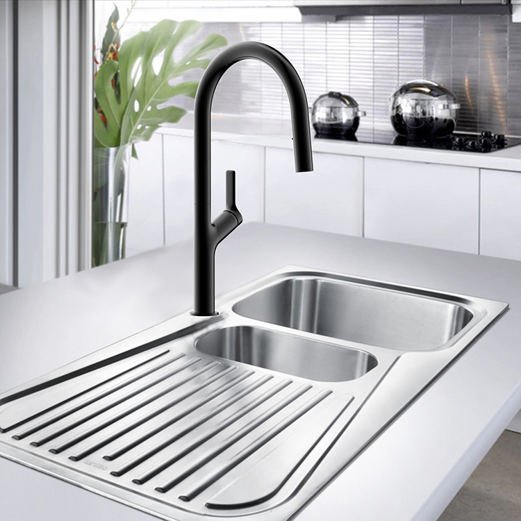 Latest Design One Handle Matte Black Kitchen Faucet Stainless Steel Kitchen Faucet With Pull Down Sprayer